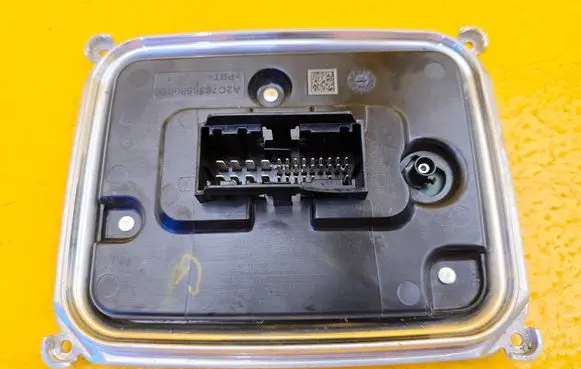 Mercedes-Benz E W214 Voltage converter/converter module A2969009011