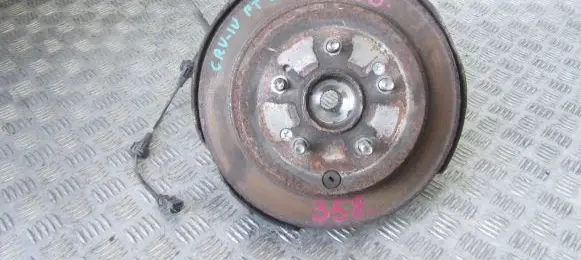 Honda CR-V Rear wheel hub spindle/knuckle 