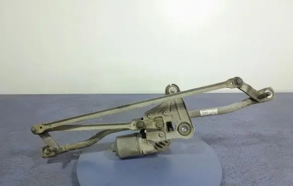 Volvo S80 Front wiper linkage and motor 30796358