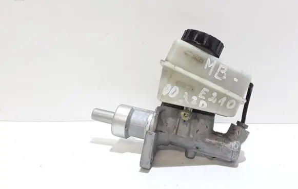 Mercedes-Benz E W210 Master brake cylinder A2024300202