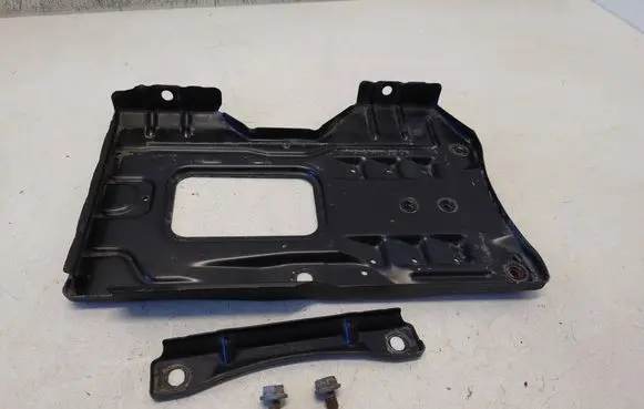 Mercedes-Benz C W204 Battery tray A2046200018 A2046280141 2046200018