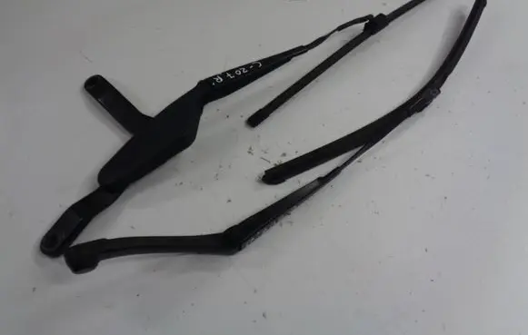 Mercedes-Benz E W212 Front wiper blade arm A2078200744 3392125813