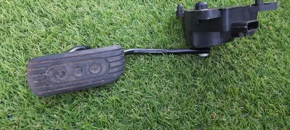 Nissan Note (E11) Accelerator throttle pedal 18002AX605
