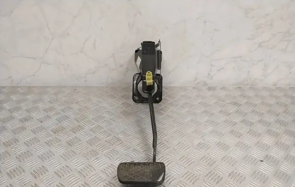 Mercedes-Benz Vito Viano W639 Brake pedal A6392901801