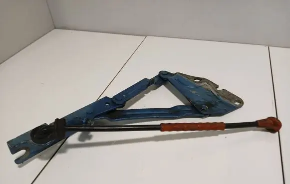 Volkswagen Golf Plus Engine bonnet/hood hinges 5m0823301
