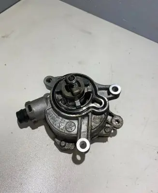 Volvo V70 Vacuum pump 31258031