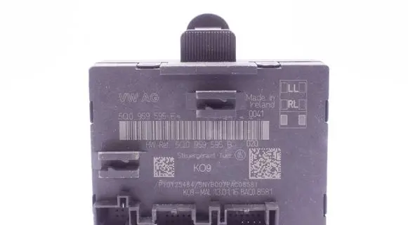 Volkswagen PASSAT B8 Door control unit/module 5Q0959595E 5Q0959595B