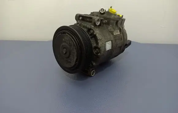 Volkswagen PASSAT B5.5 Air conditioning (A/C) compressor (pump) 1K0820859S