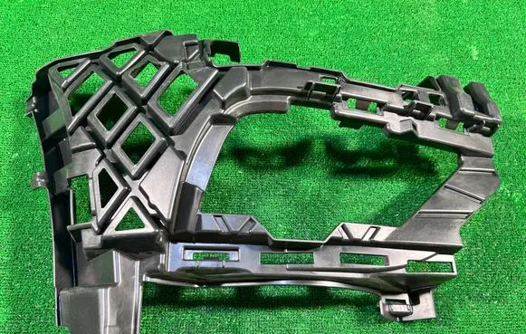 Volkswagen Tiguan Front bumper mounting bracket 5NA807724A