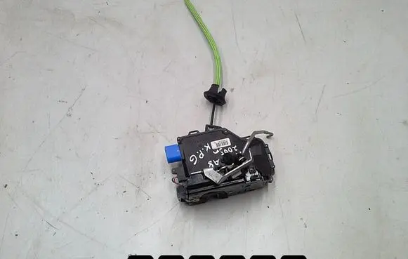 Audi A8 S8 D3 4E Rear door lock 4E0839015