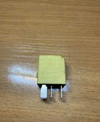 Mercedes-Benz ML W163 Other relay 0025421219 C2204