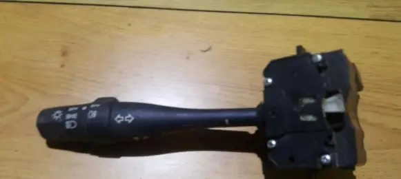 Nissan Almera Indicator stalk 36851b