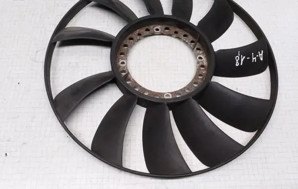 Audi A4 S4 B5 8D Fan impeller 058121301B