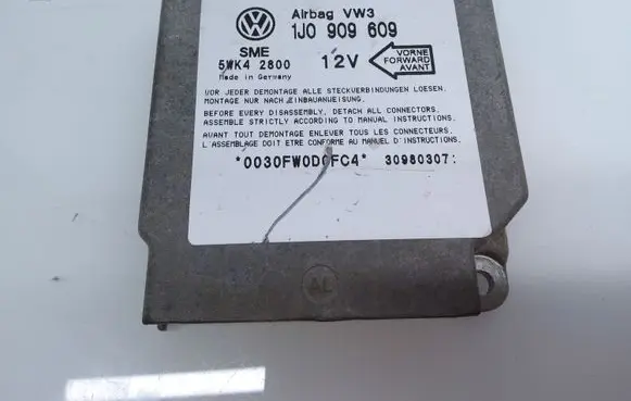 Volkswagen Golf IV Airbag control unit/module 1J0909609