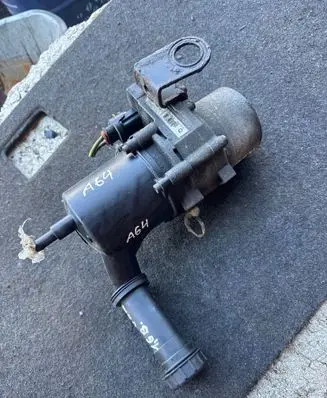 Citroen C4 I Power steering pump 9685590380