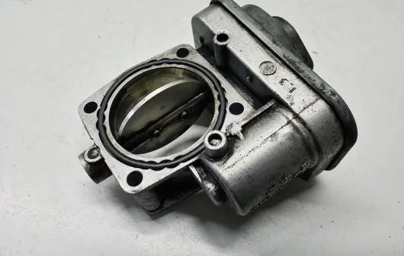 Opel Zafira B Throttle valve 8981052101 B101941368