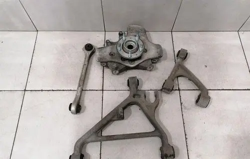 Aston Martin DB9 Rear wheel bearing hub AD235A971AA