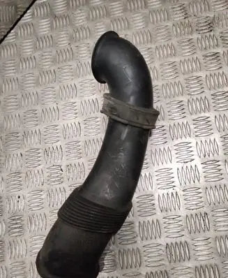 Audi Q7 4L Air intake duct part 7L6129752B 7L6129609
