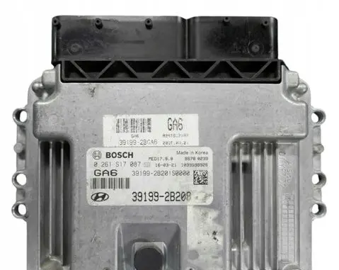 Hyundai i30 Engine control unit/module 0261S17087