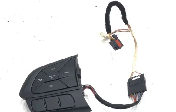 Steering wheel buttons/switches