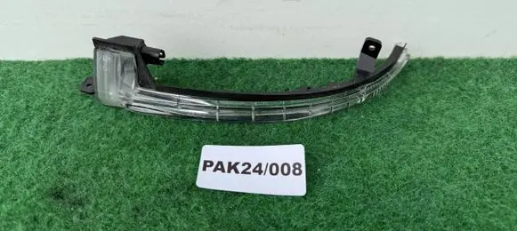 Volkswagen Touareg II Front indicator light 7P6949101