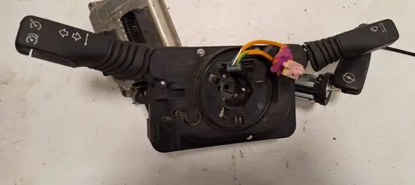 Opel Zafira B Engine control unit/module 12992406 281657 09122006