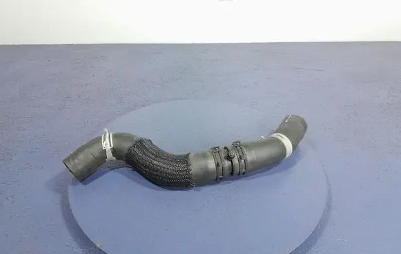Engine coolant pipe/hose