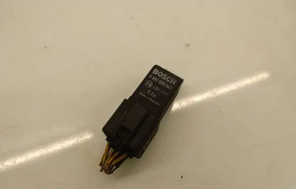 Volvo XC60 Glow plug pre-heat relay 30785663