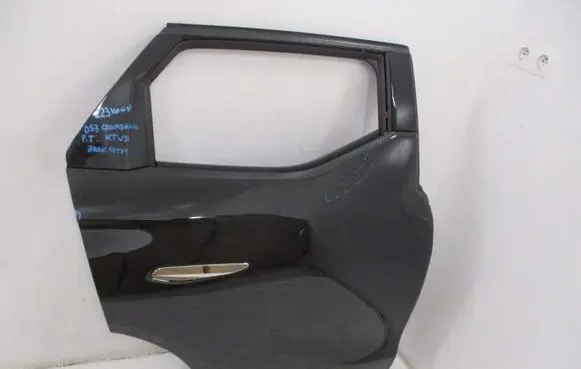 DS Automobiles 3 Crossback Rear door 
