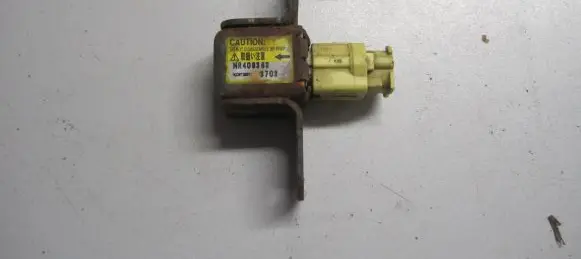 Mitsubishi Pajero Airbag deployment crash/impact sensor MR409363