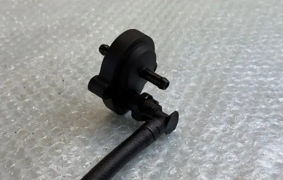 BMW 5 E39 Fuel return line/hose 