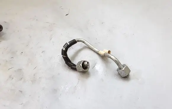 Jaguar XF Fuel injector supply line/pipe 9X2Q9C993JB