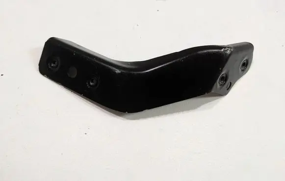 Mercedes-Benz C W204 Front bumper mounting bracket A2046200185