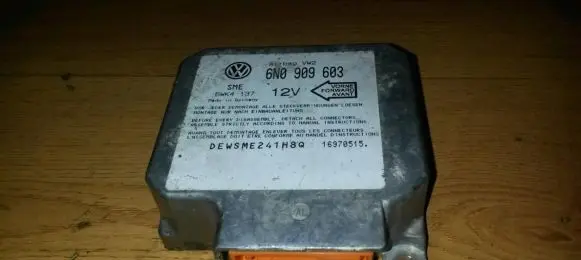 Volkswagen Golf III Airbag control unit/module 6N0909603 5WK4137