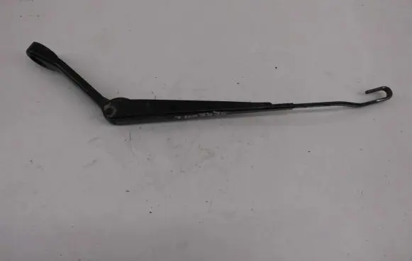 Nissan Serena Front wiper blade arm