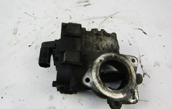 Opel Zafira B Electric throttle body valve 