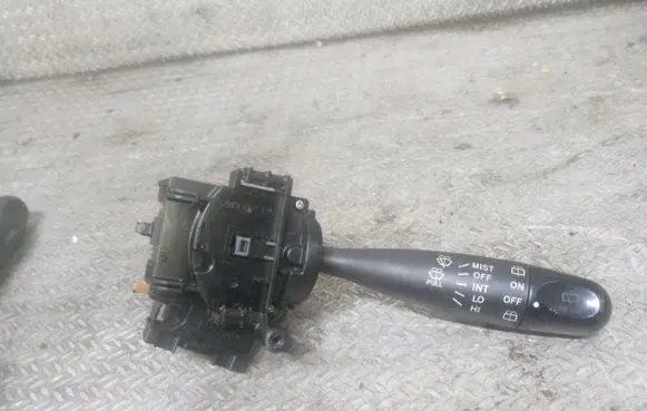 Suzuki Alto Wiper control stalk S13071