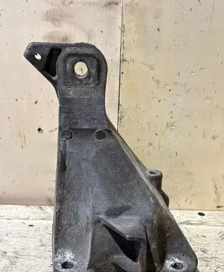 BMW 3 E90 E91 Engine mounting bracket 6781916 6782038 22116782038