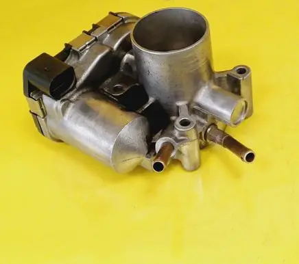 Volkswagen Polo III 6N 6N2 6NF Throttle body valve 030133062C