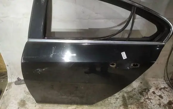 Opel Insignia A Rear door juodos