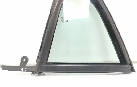 Rear vent window glass