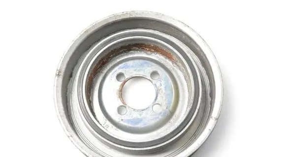 Opel Corsa D Crankshaft pulley 55200498