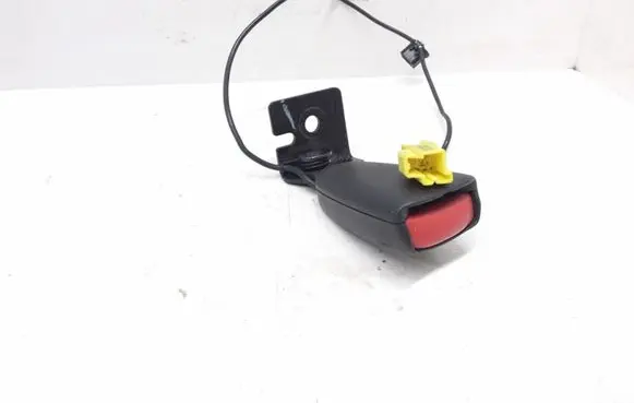 Volvo C30 Rear seatbelt buckle 8686941 327173