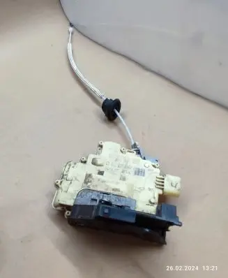 Audi Q7 4L Front door lock 3C1837016A
