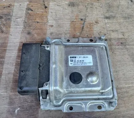 BMW 5 F10 F11 Reducing agents exhaust control unit 737729901 0281030578