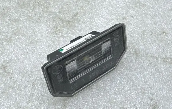Tesla Model Y Number plate light 171328200A DQ323336001100