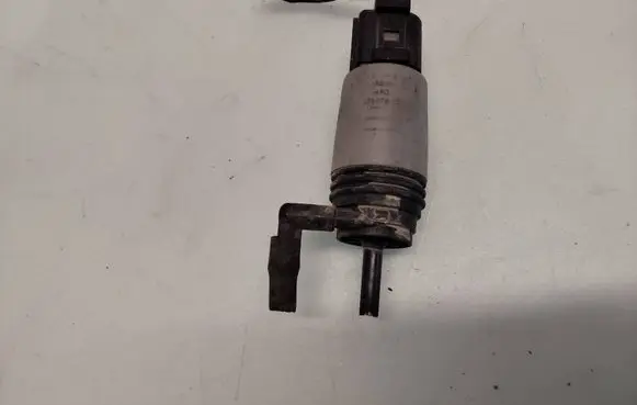 BMW 5 E60 E61 Windscreen/windshield washer pump 67126934159 23557610
