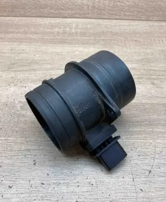 Audi A3 S3 8P Mass air flow meter 03G906461C 0281002735