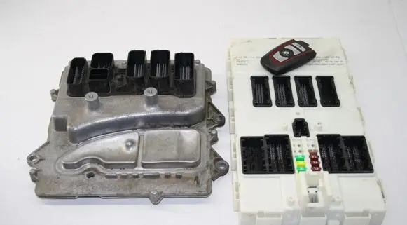 BMW 5 F10 F11 Engine ECU kit and lock set 8616316