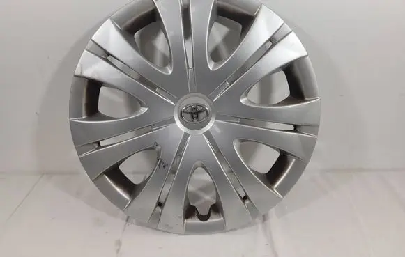 Toyota Corolla E140 E150 R17 wheel hub/cap/trim 4260202220